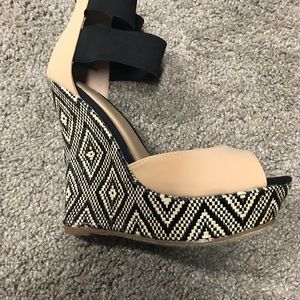 Bamboo wedges size 7.5 new in box. Never used.